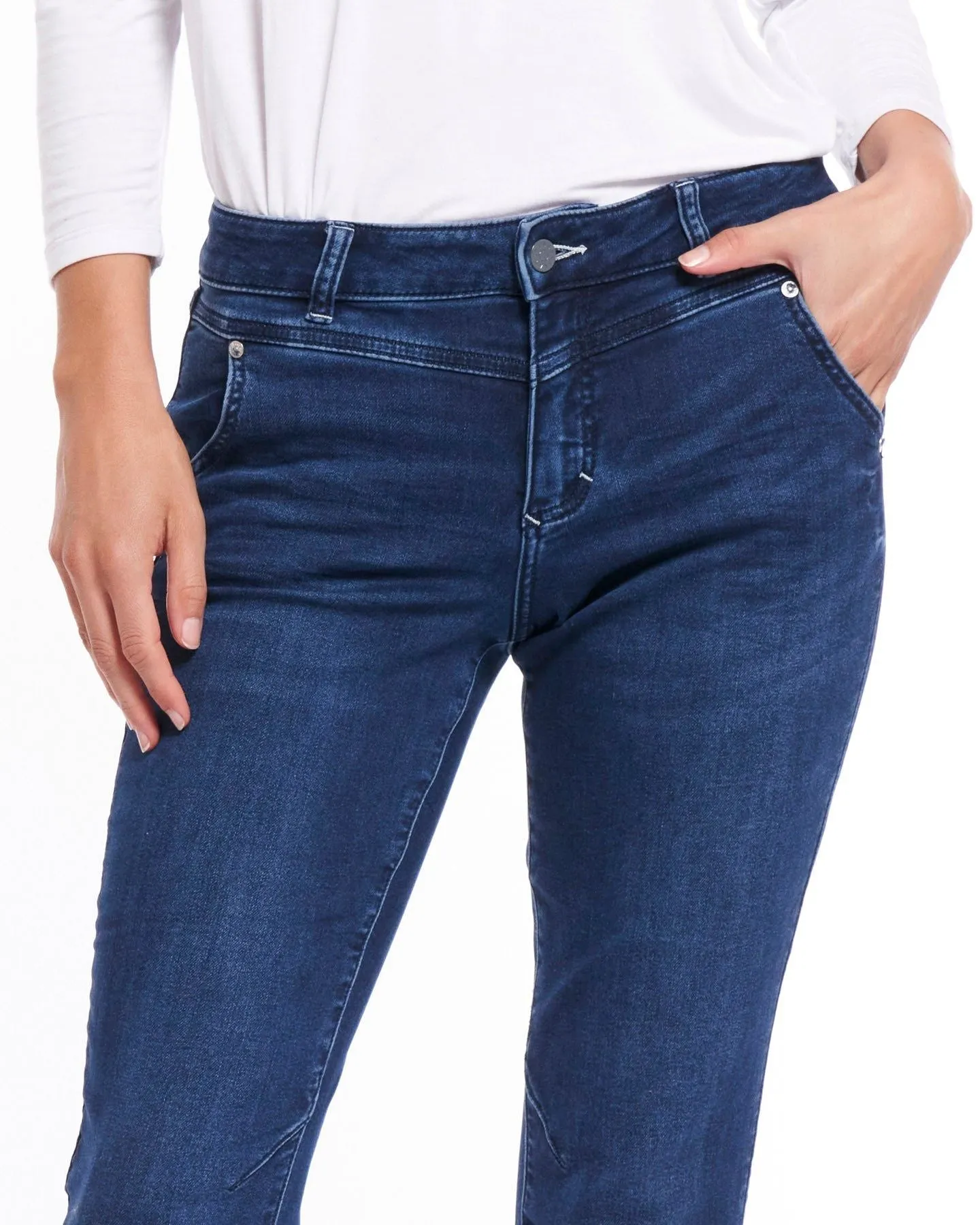 Betty Basics Bowen Jean in Dark Indigo