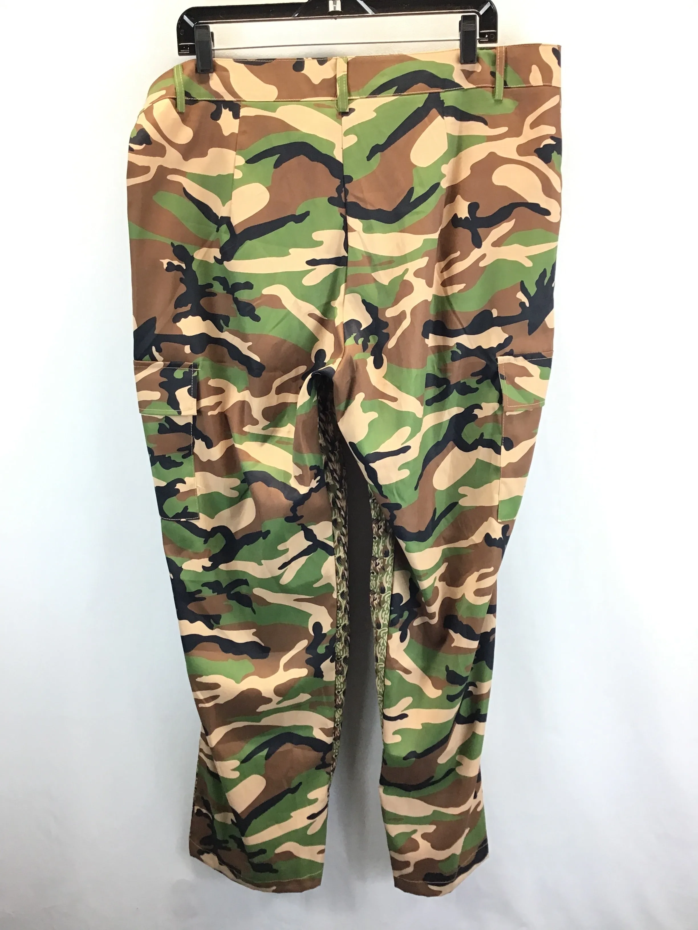 Camouflage Print Pants Cargo & Utility Clothes Mentor, Size 1x