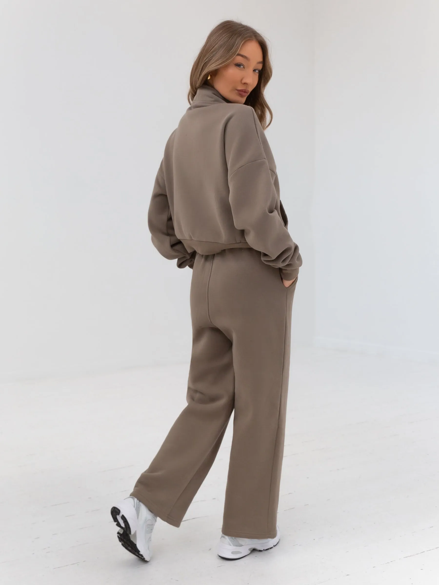 Everyday Wide Leg Sweatpants - Brown