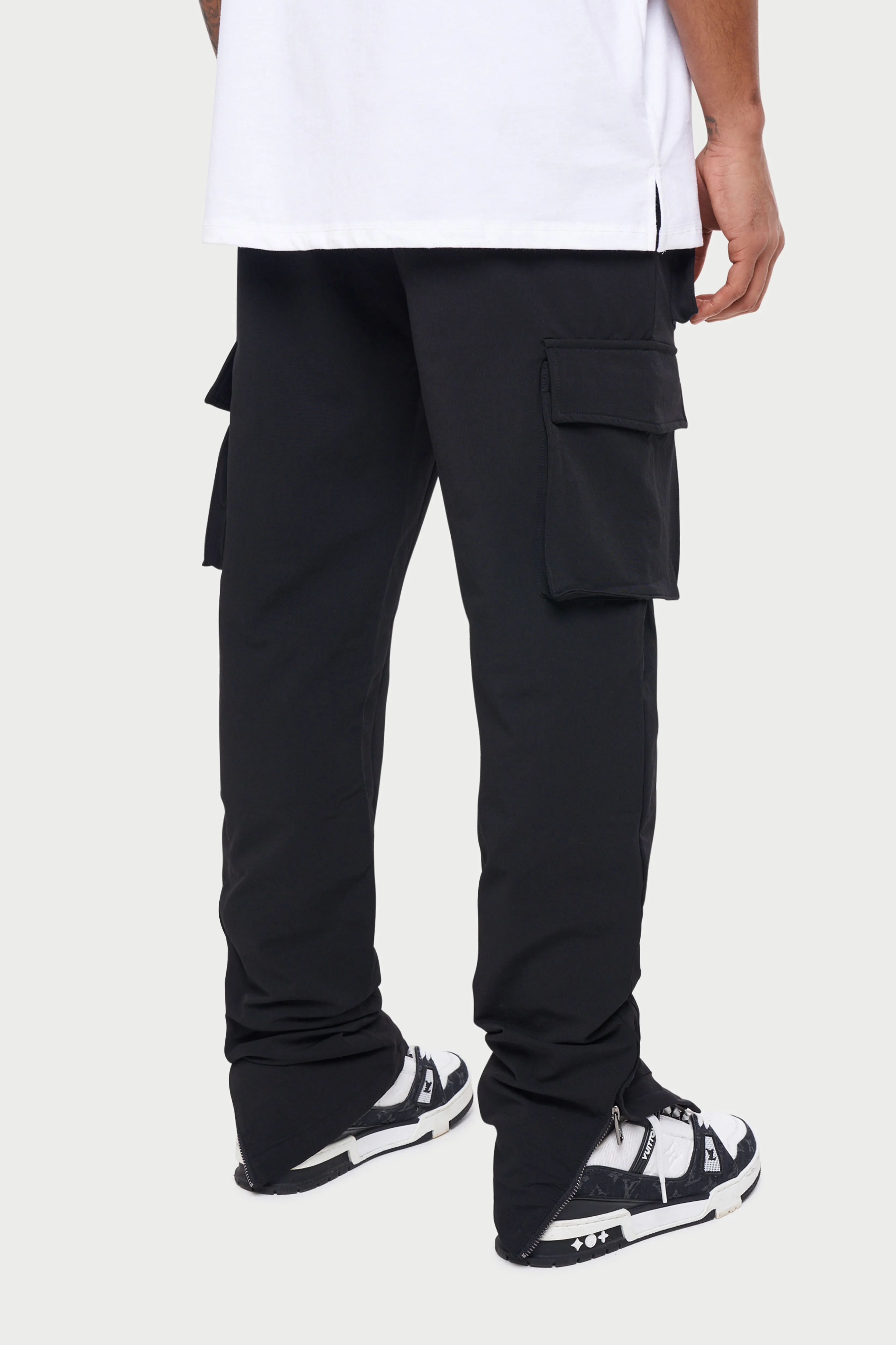 TECHNICAL STRETCH ZIP CARGO PANTS - BLACK