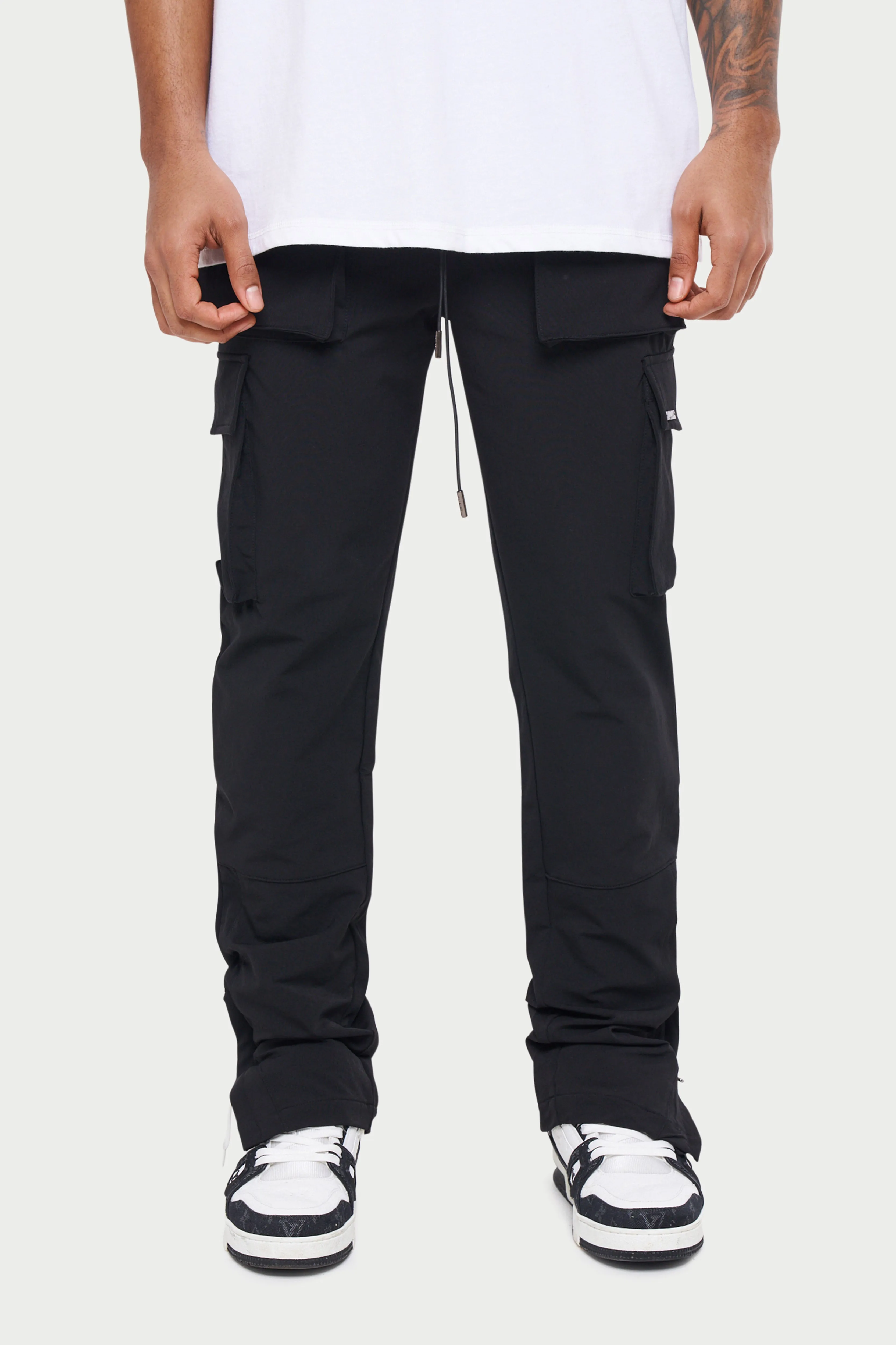 TECHNICAL STRETCH ZIP CARGO PANTS - BLACK