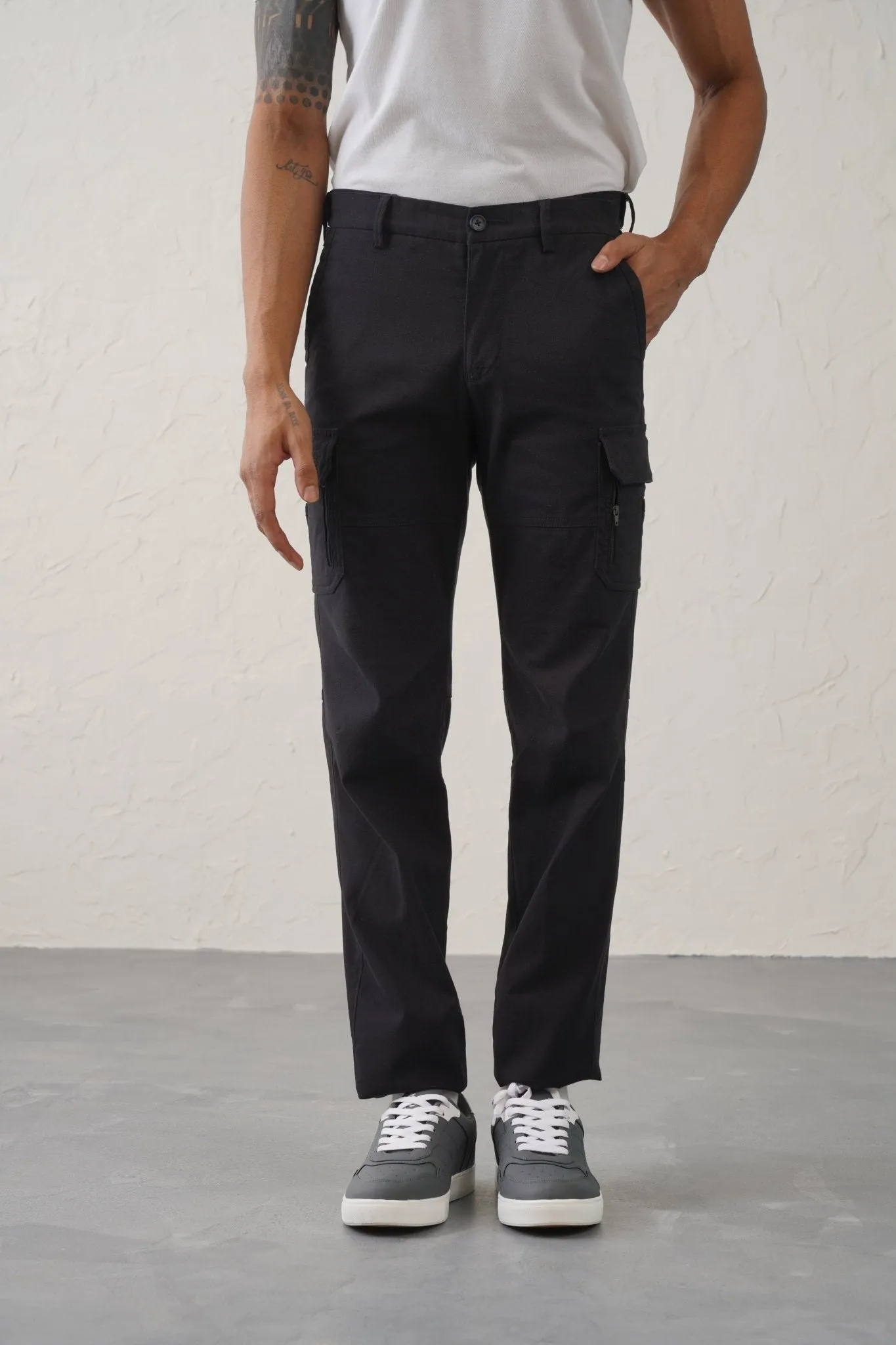 The Regular Fit Pro Cargo Pants - Black