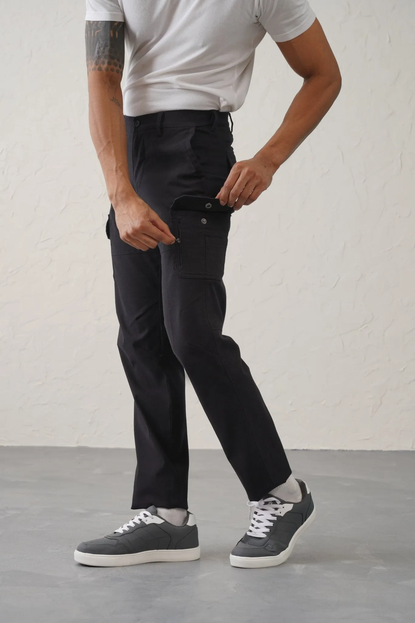 The Regular Fit Pro Cargo Pants - Black