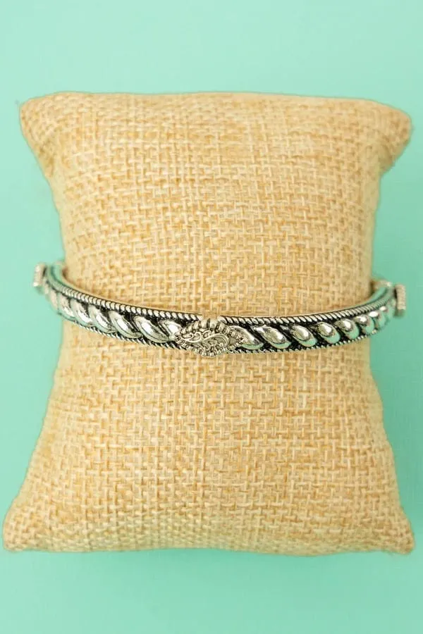 Thin stretch western bracelet